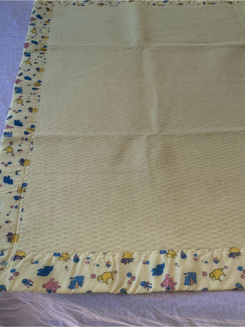 Vintage Esmond Yellow Baby Blanket Satin like Trim Nursery Receiving Crib Throw - Picture 5 of 7